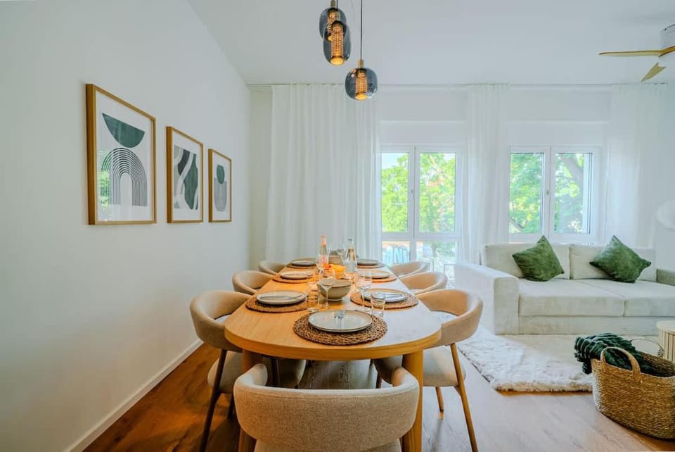 Spacious Parkside Residence - Modern 2BR by OYA Apartment in Berlin