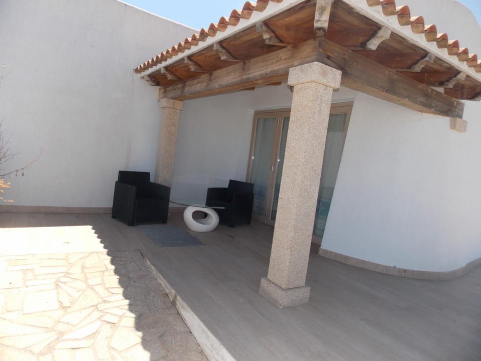 Sardinia Seafront House Apartment in Pittulongu