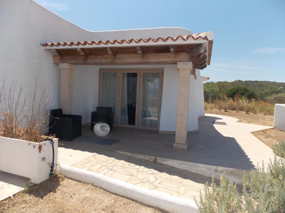 Sardinia Seafront House Apartment in Pittulongu