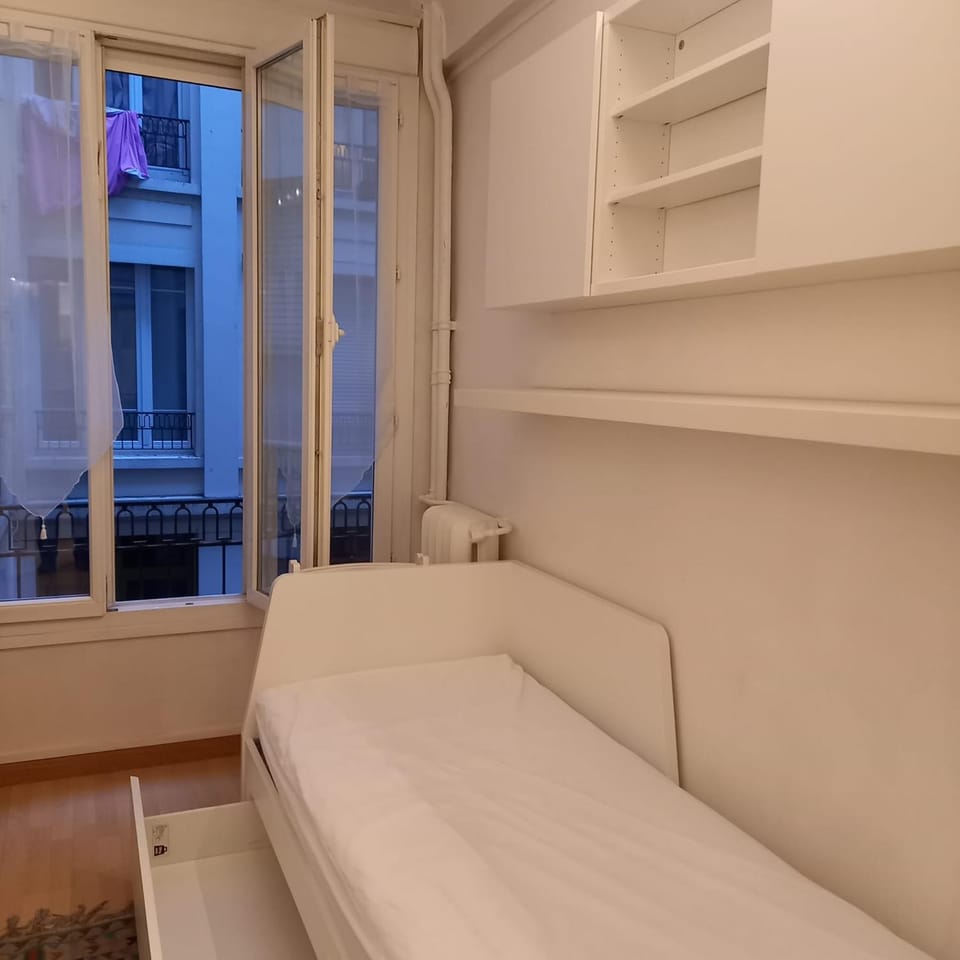 Nice small studio near Montmartre Apartment in Paris