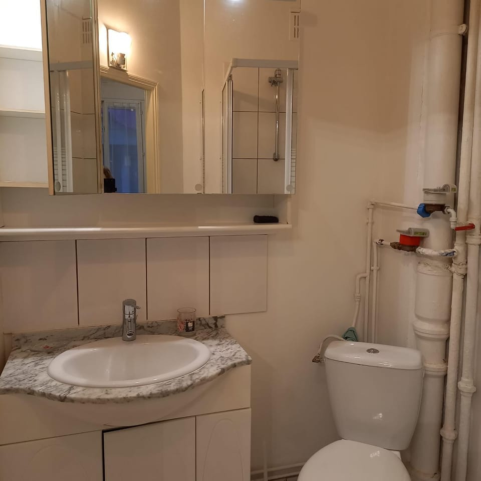 Nice small studio near Montmartre Apartment in Paris