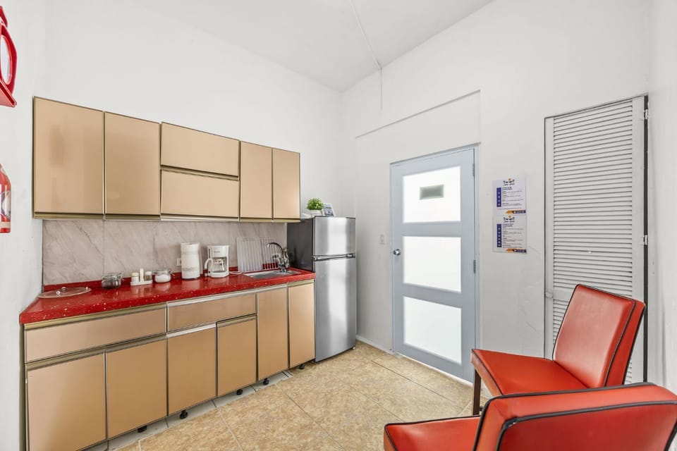 Kitchen or kitchenette