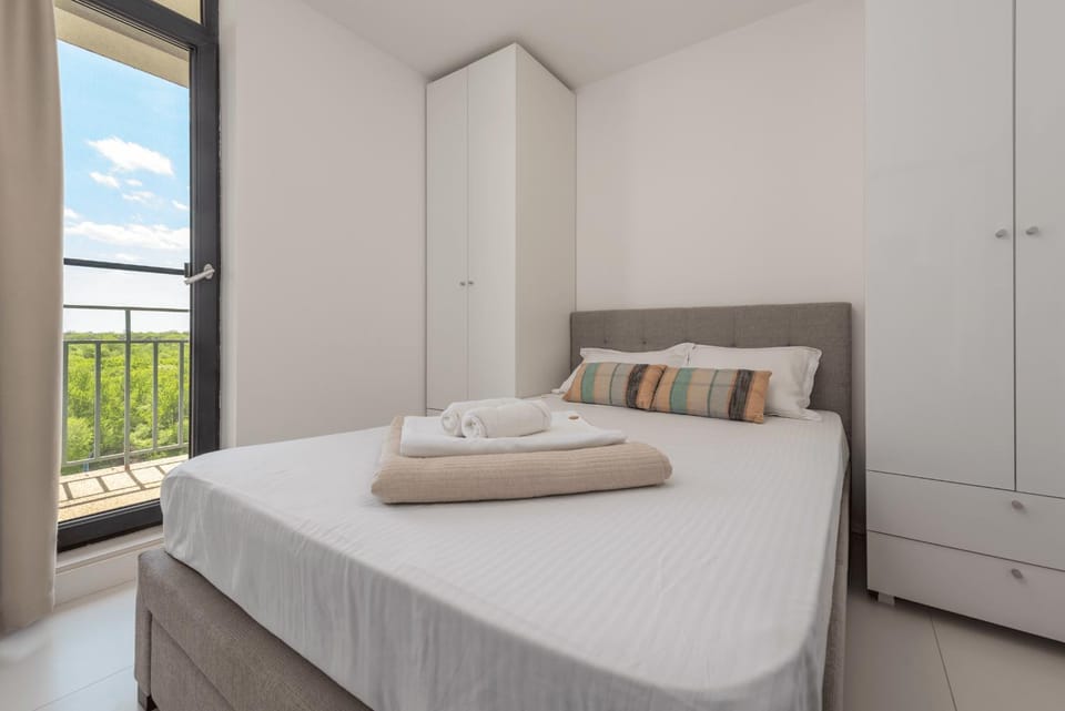 Bed, Photo of the whole room, Bedroom, towels, wardrobe