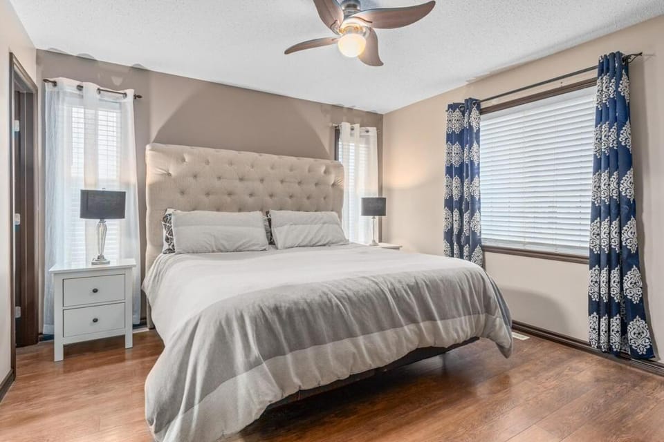 Executive 5 bdrm 3 ba House Apartment in Bonnyville