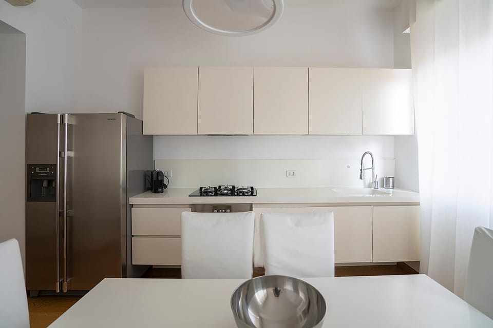 Dining area, kitchen