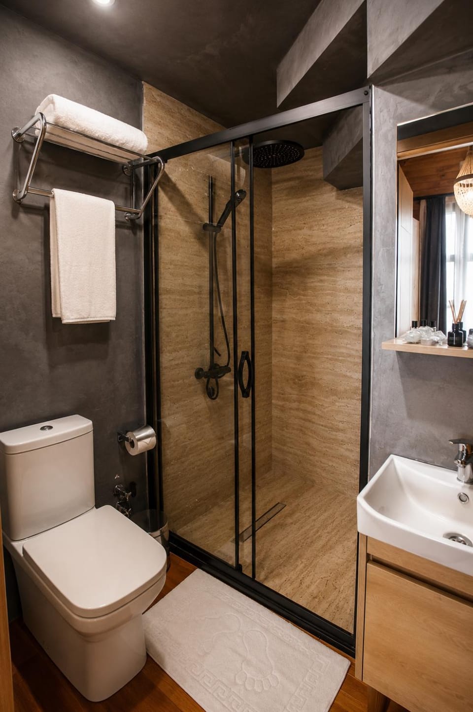 Shower, Toilet, Bathroom, towels