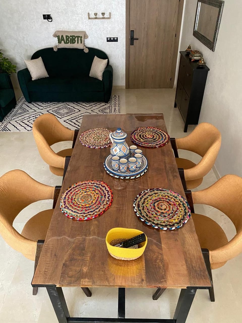 Dining area, Meals