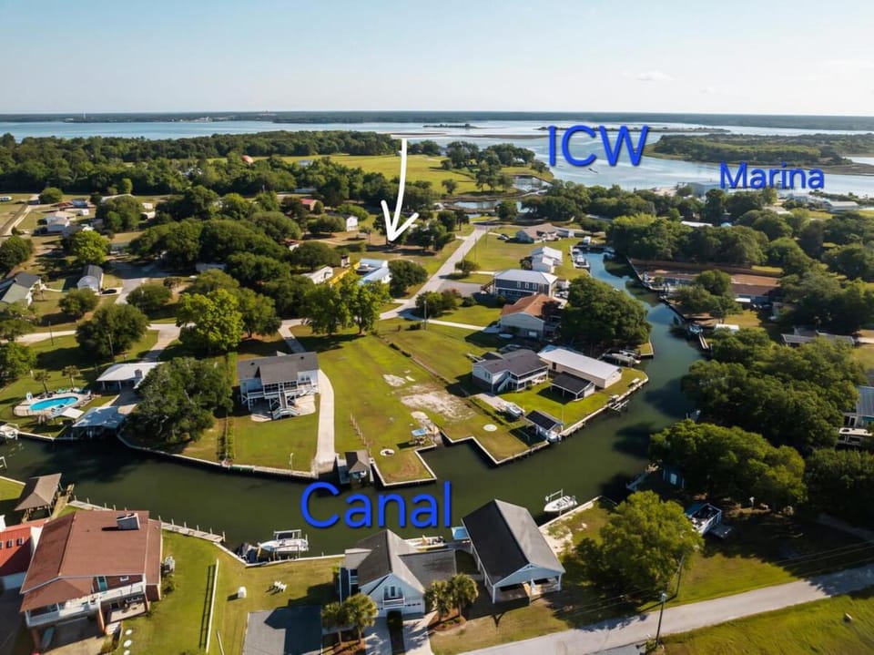 Neighbourhood, Bird's eye view, River view