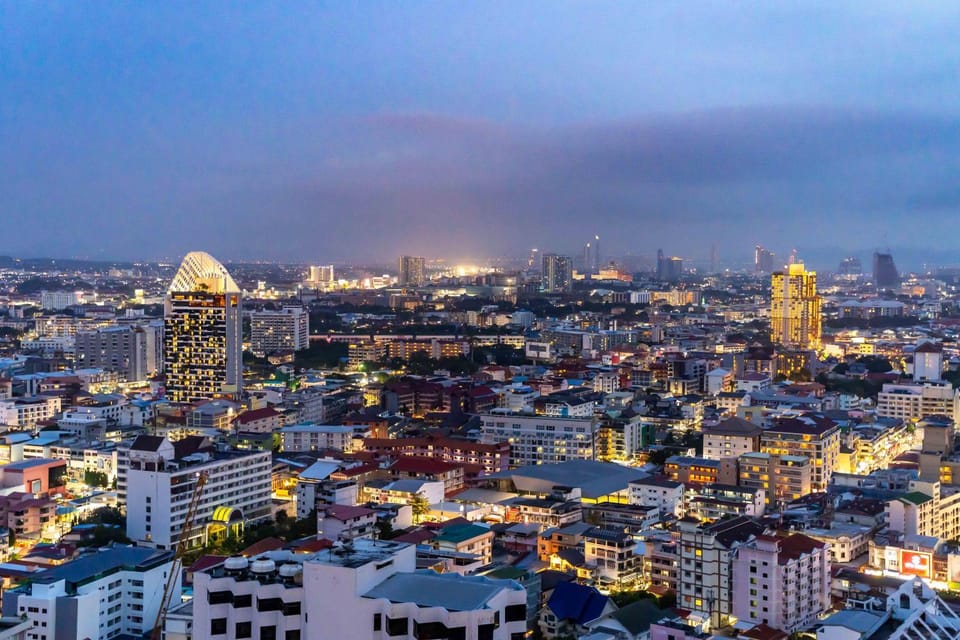 Pattaya MUXA 市中心海景公寓 无边泳池近海滩 Apartment in Pattaya City