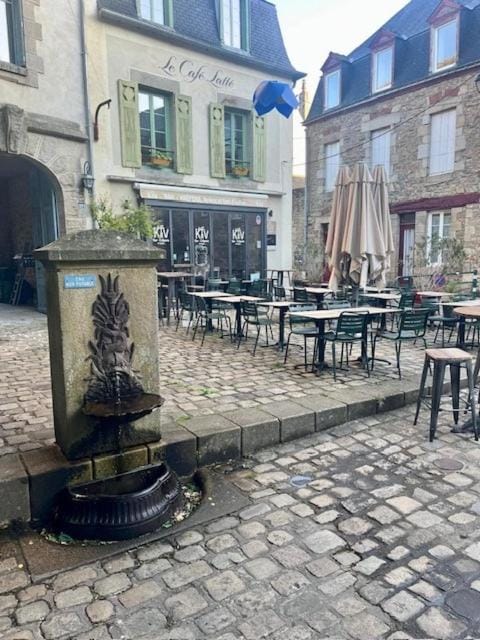 Comfortable studio in the historic heart of Auray Apartment in Auray