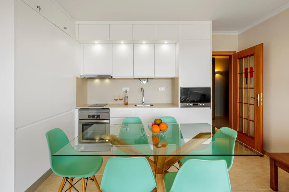 Property building, Kitchen or kitchenette, Living room