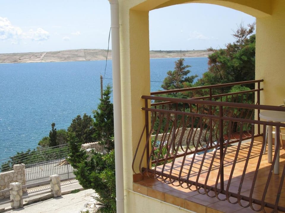 Apartment Nada near Zrće Beach Apartment in Novalja