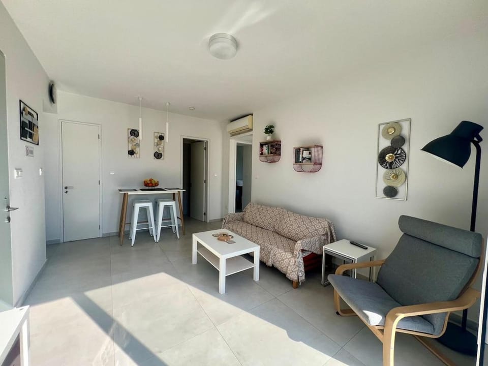 Stunning 2-BR Apt in a luxury complex near the beach! Apartment in Paralimni