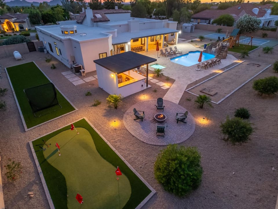 Luxury Oasis Slide Pool Pickleball Game Room Villa in Scottsdale