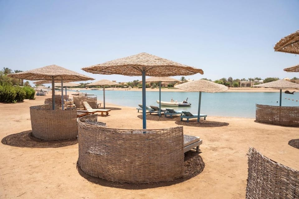 Beach, Lake view, sunbed