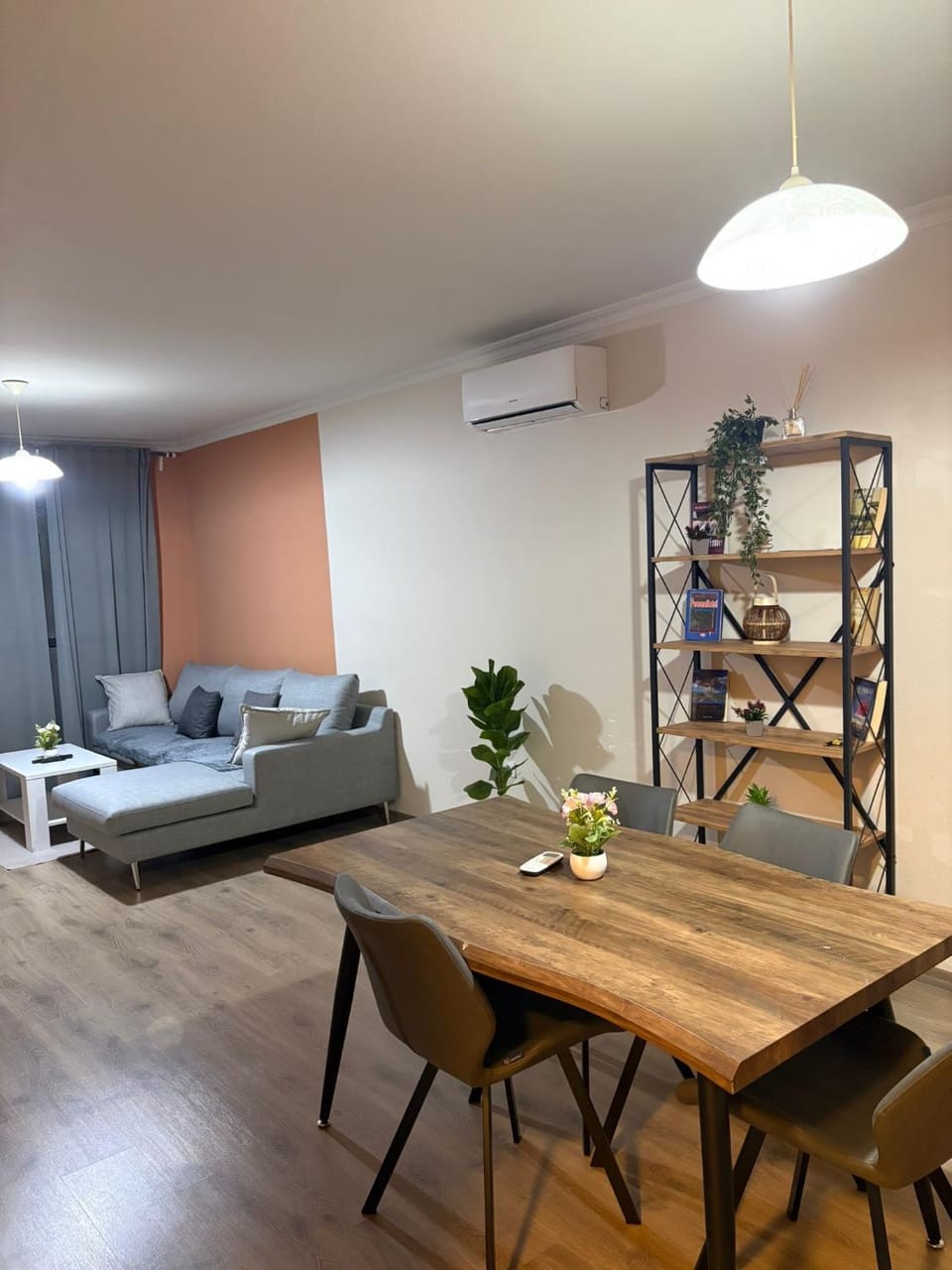 Diana's Apt - Blloku Tirana Lake Park Apartment in Tirana