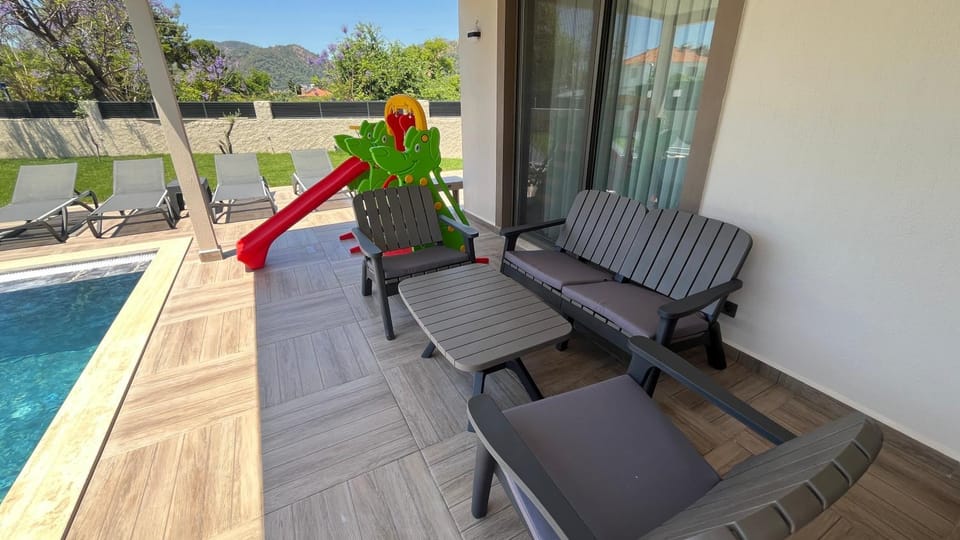 Patio, Swimming pool