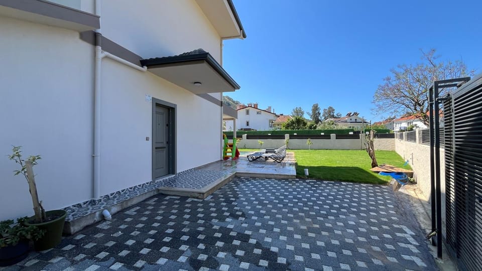 Property building, Garden view