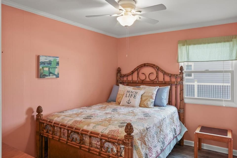 Waterfront, Bring your own boat, Huge canal home House in Sussex County