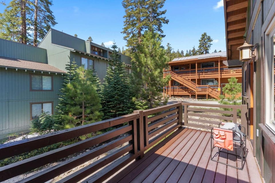 4BR Townhome Near Canyon Lodge & Lakes Basin House in Mammoth Lakes
