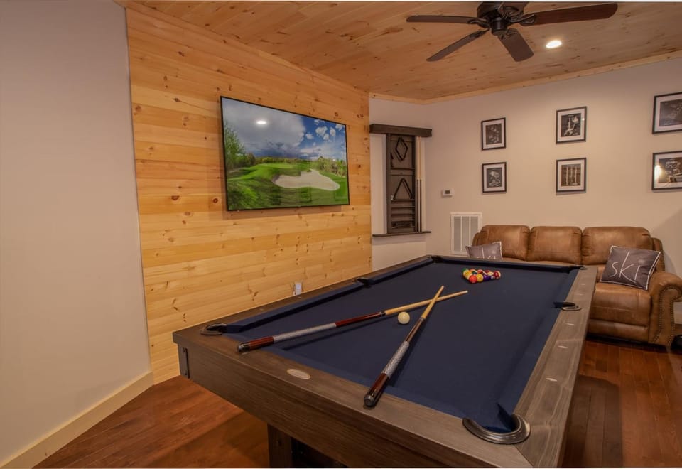 Mountain Top Lodge House in Beech Mountain
