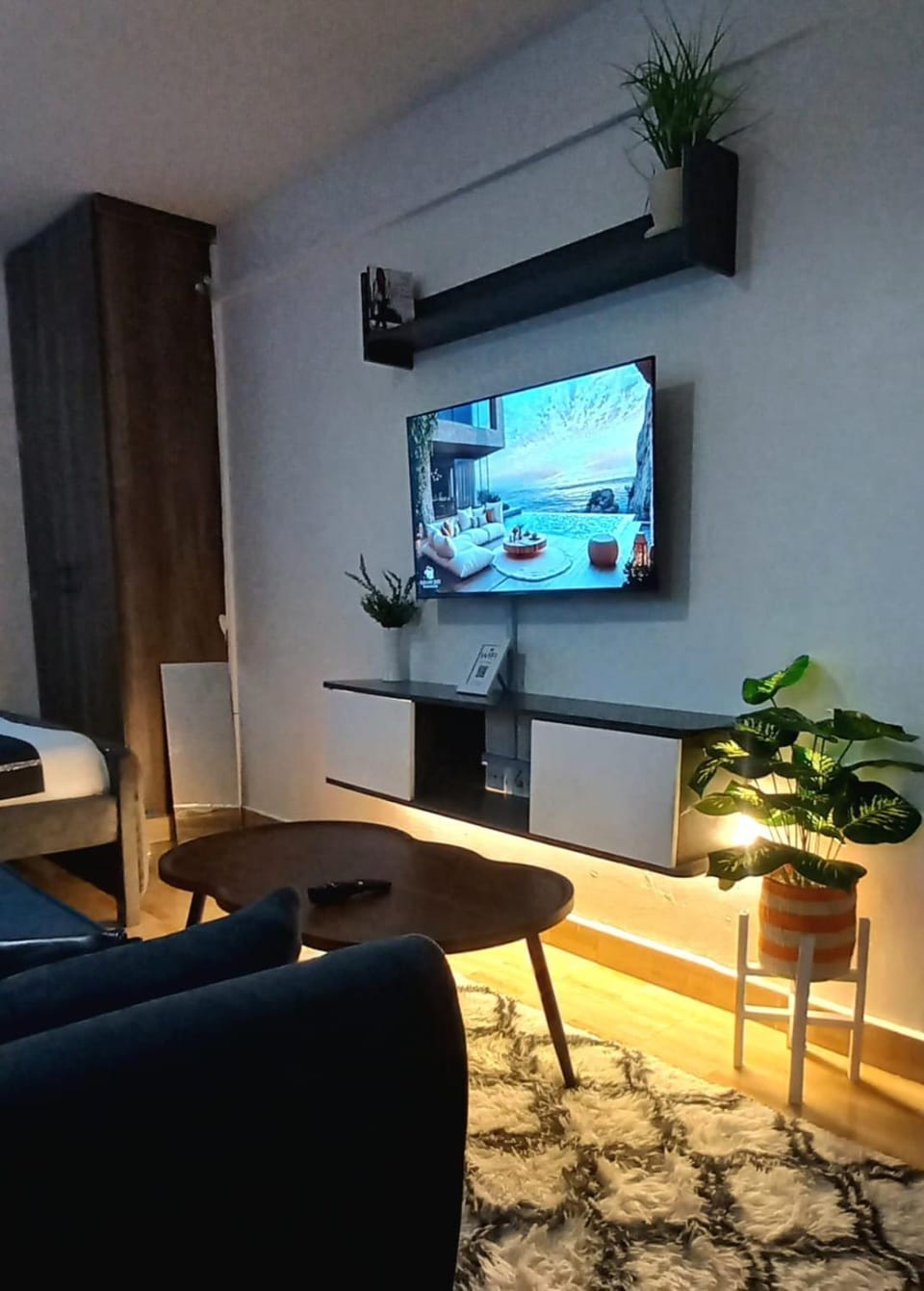 Savannah Grey Studio 5th Avenue Apartment in Nairobi