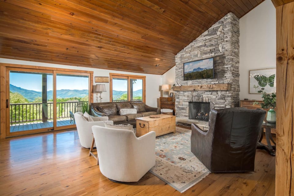 Stone Ridge Lodge House in Brushy Fork