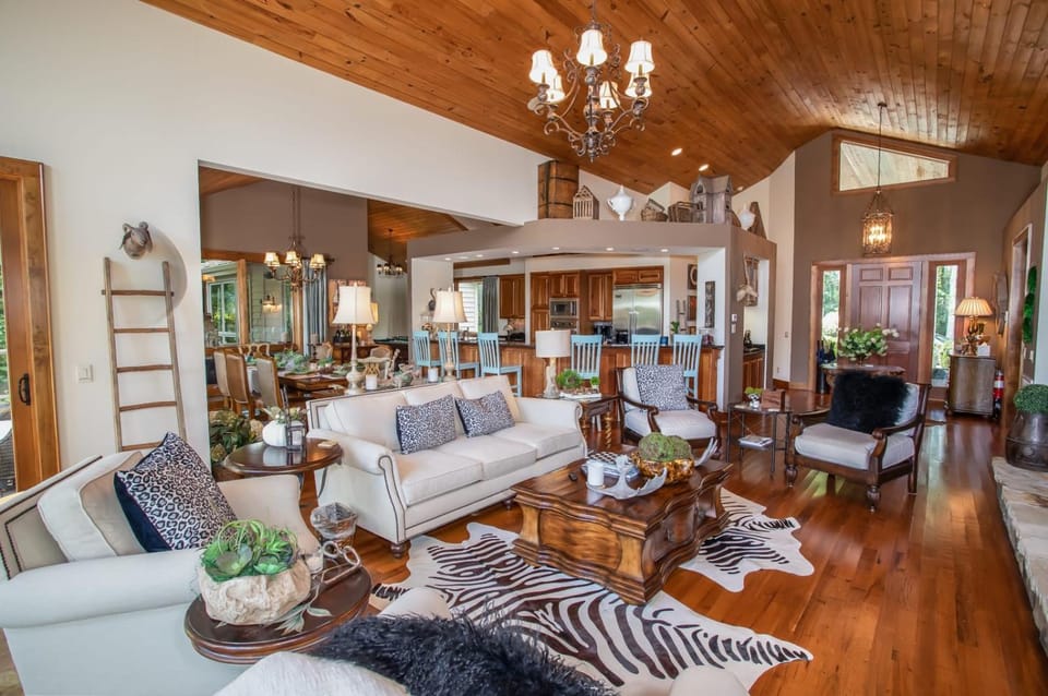 Misty Mountain Manor House in Sugar Mountain