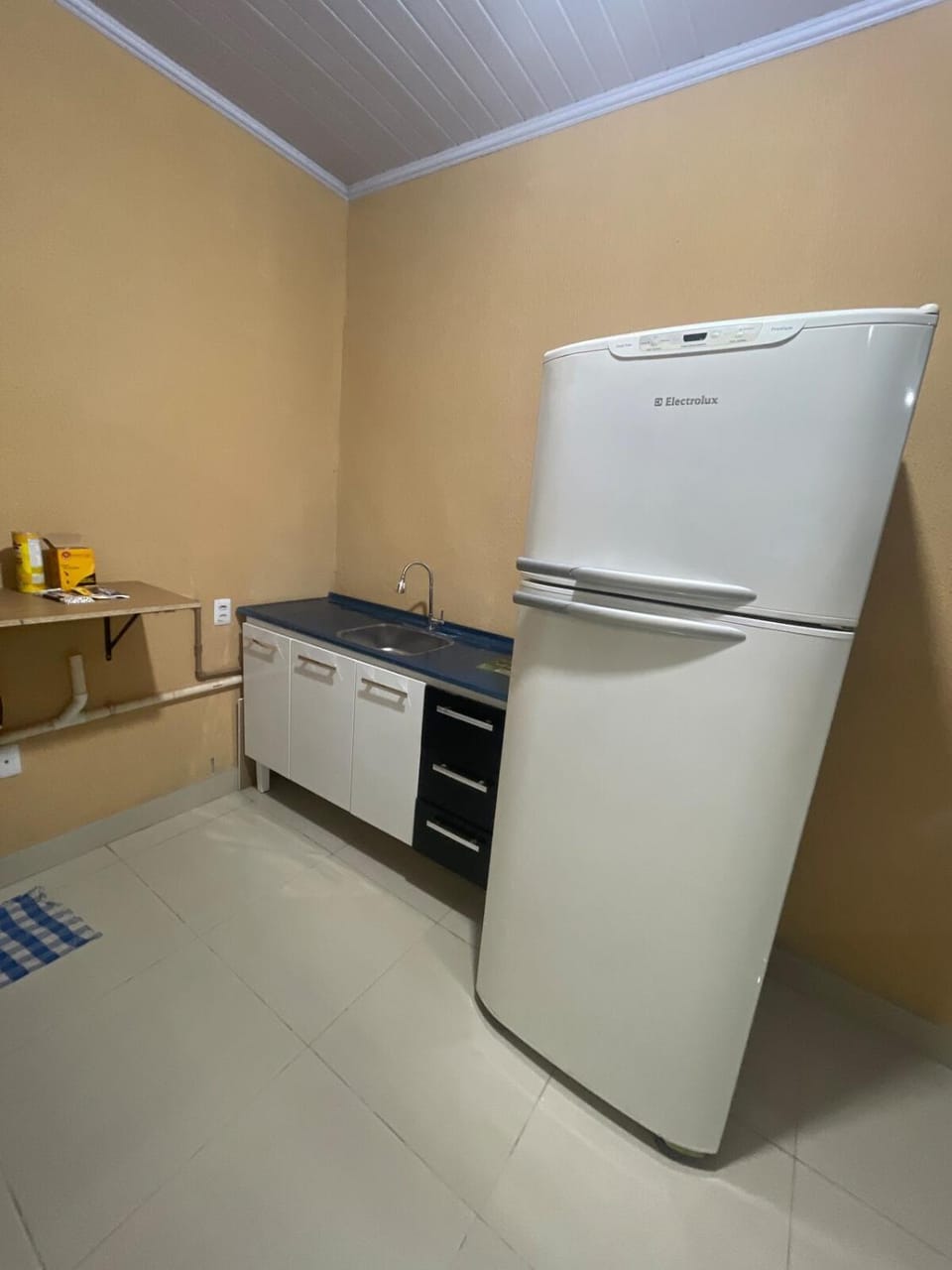 Apt 40 m Térreo Agradável Confortável, ar e eletrodomésticos 1 cama de casal e 1 cama de solteiro dupla Apartment in State of Goiás