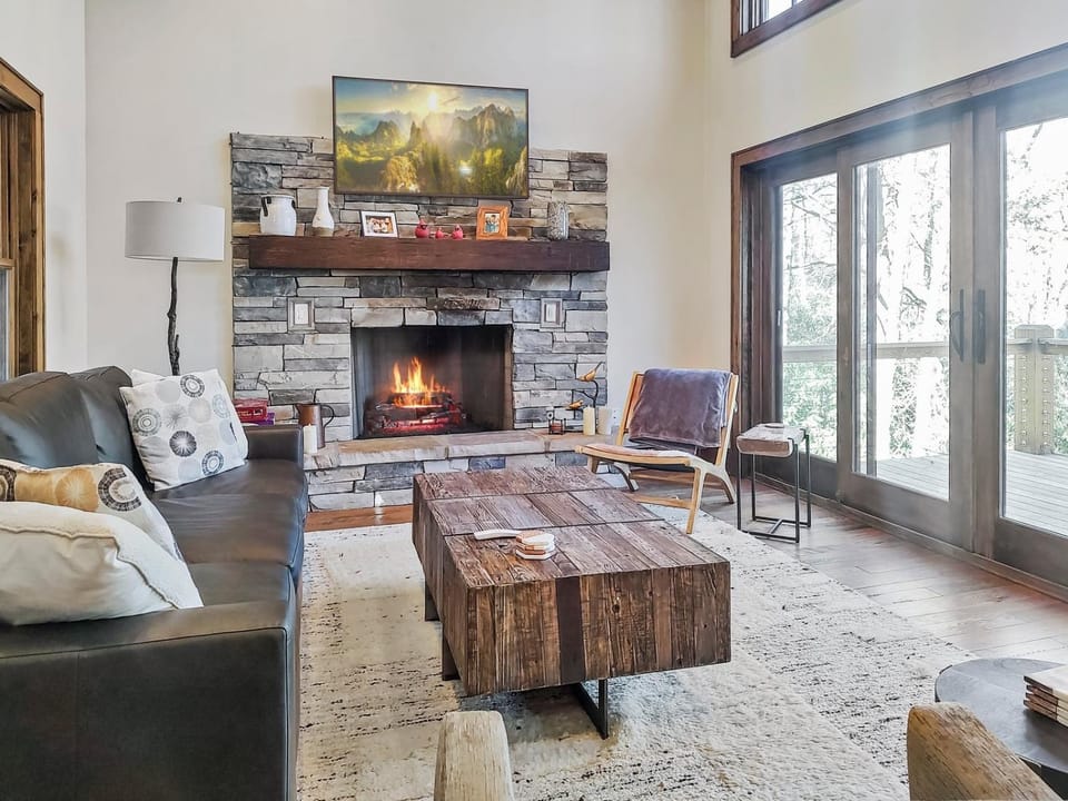 Red Bird Retreat at Eagles Nest House in Beech Mountain