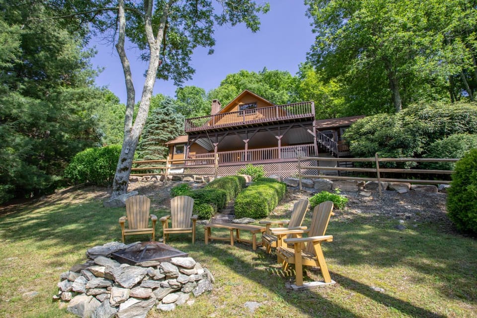 Mountain Remedy House in Watauga