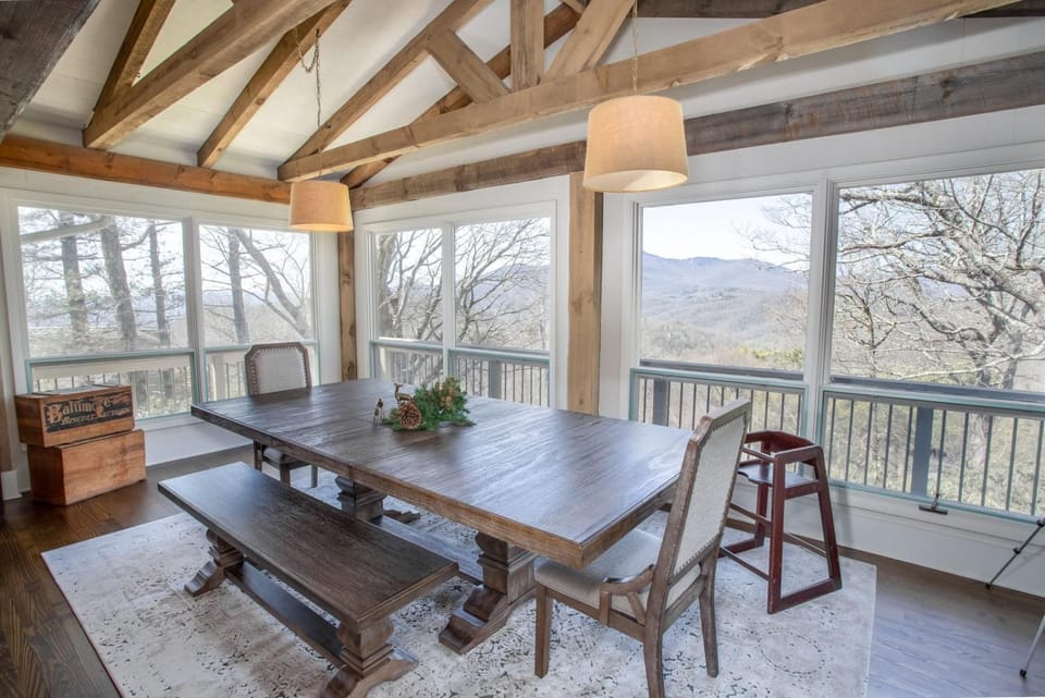 Misty Ridge Lodge House in Watauga