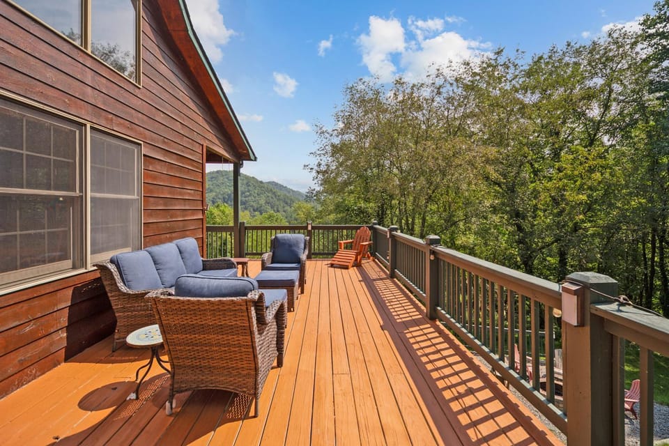 River Valley View House in Watauga