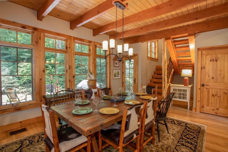 Mountain Song Lodge House in Watauga