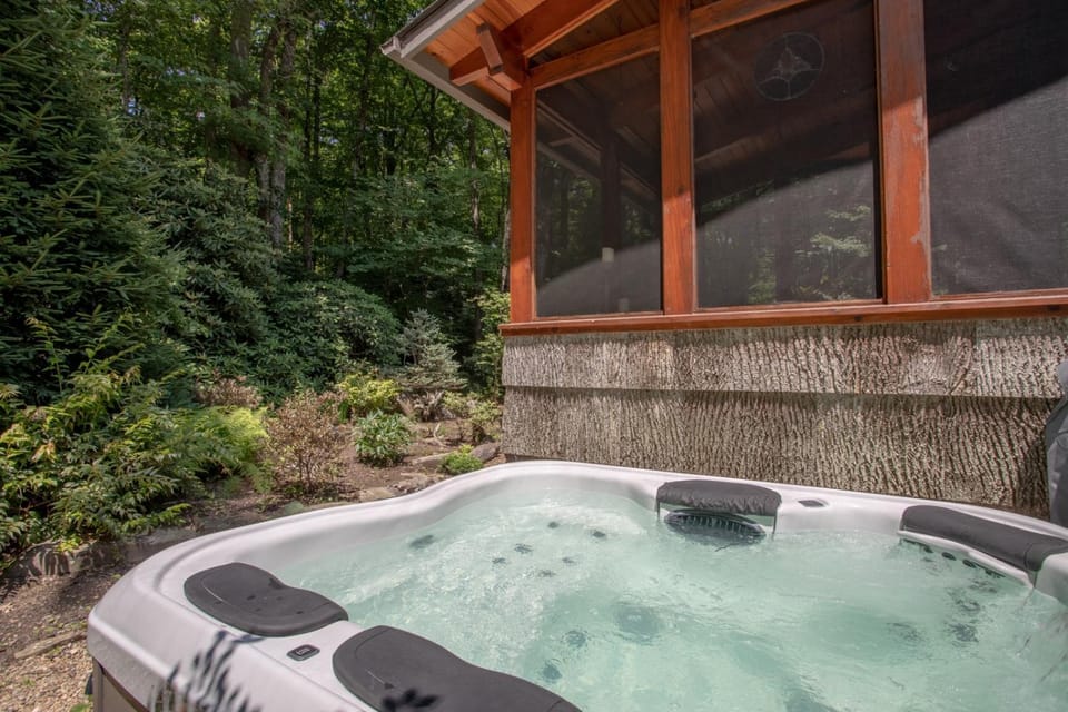 Mountain Song Lodge House in Watauga