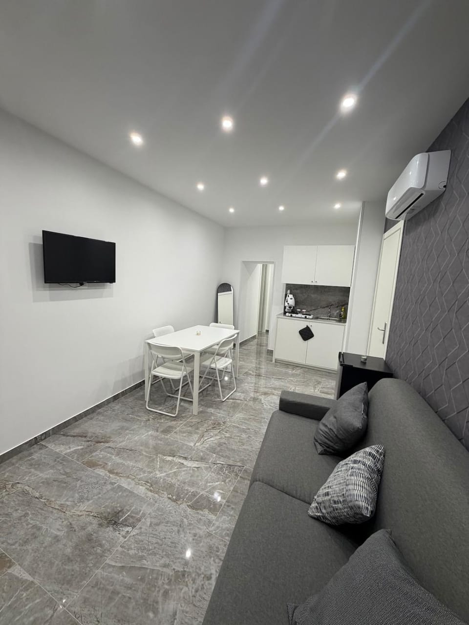 Sorrentino Apartments Large Comfort Apartment in Naples