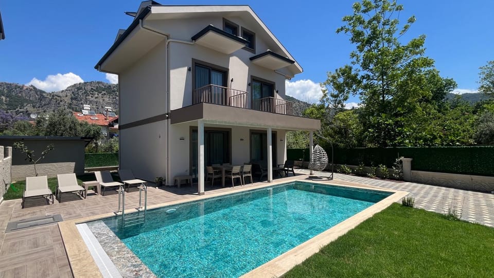 Property building, Garden view, Swimming pool, sunbed