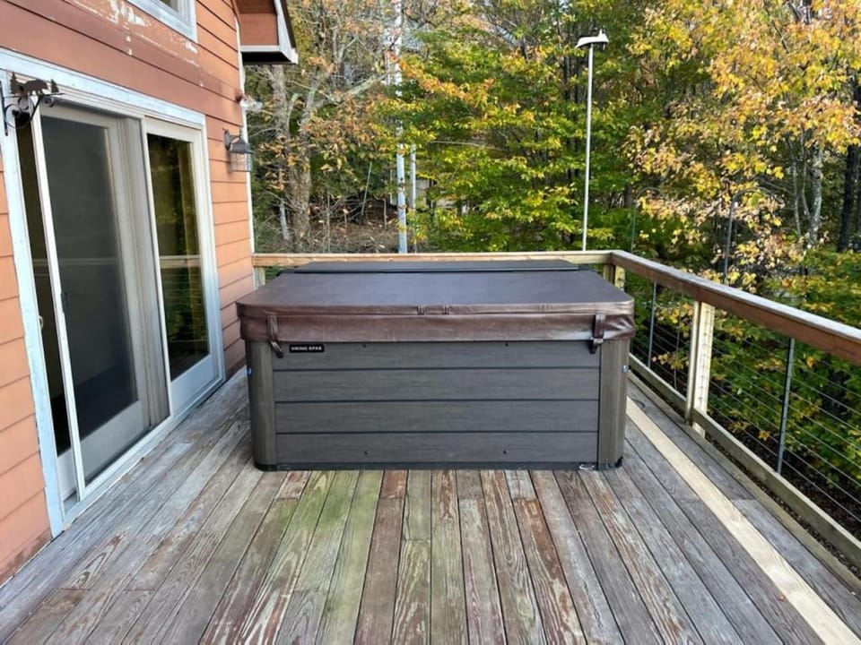 Resting on the Ridge House in Beech Mountain