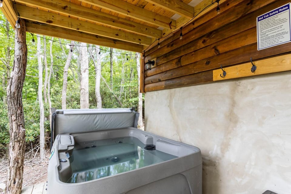 Rhodo Retreat House in Beech Mountain