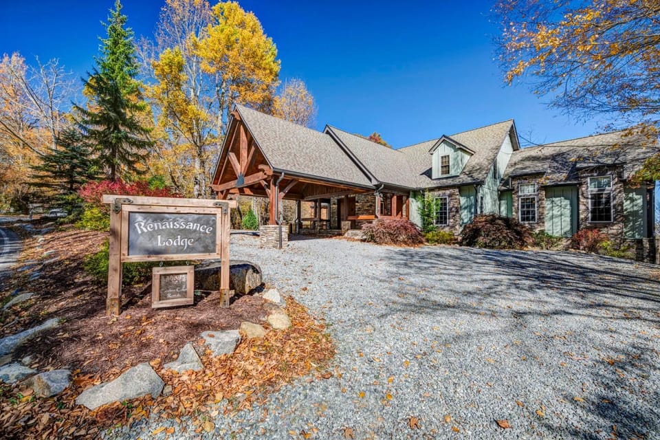Renaissance Lodge House in Watauga