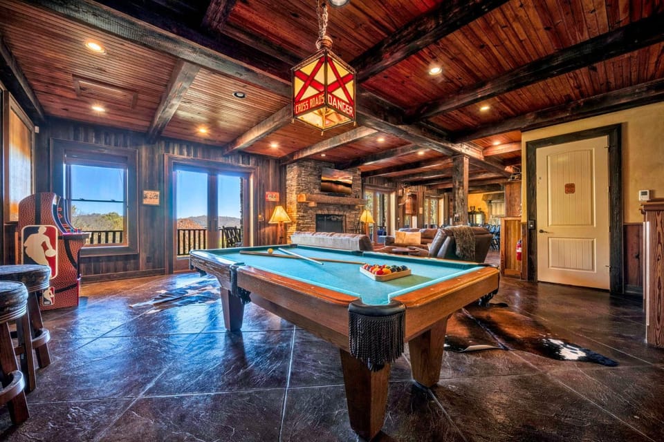 Renaissance Lodge House in Watauga