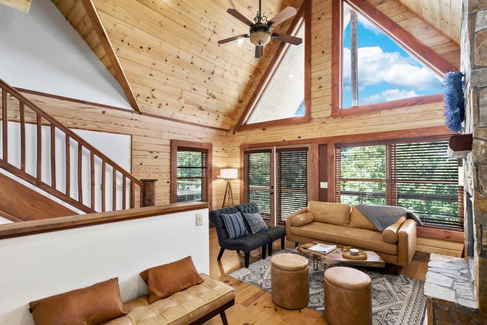Mountain View Retreat House in Caldwell