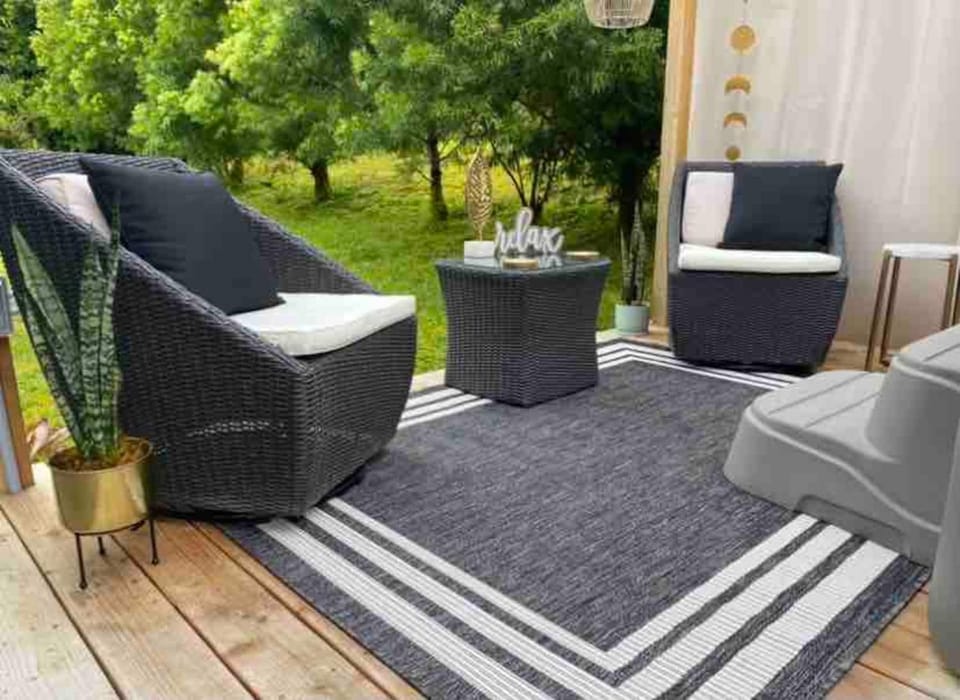 Property building, Spa and wellness centre/facilities, Seating area
