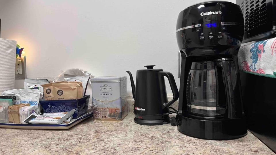 Coffee/tea facilities, Kitchen or kitchenette