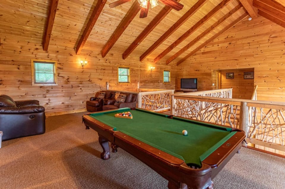 Sunset View Lodge House in Tennessee