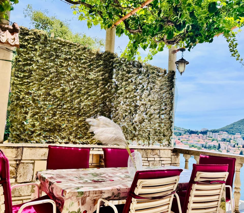 Flat -10 m balcony, views, large terrace Apartment in Dubrovnik