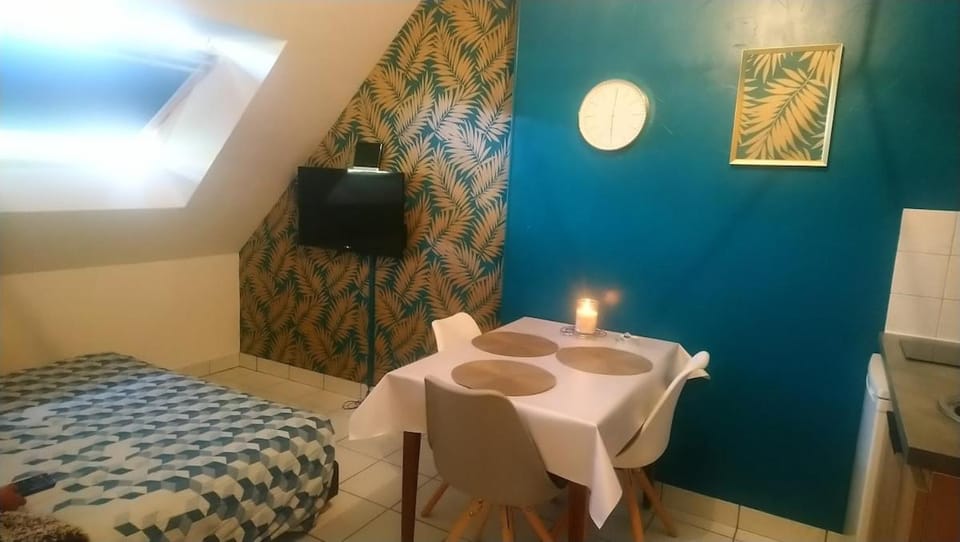 Furnished Studio Room, Residential Neighborhood Apartment in Lorient