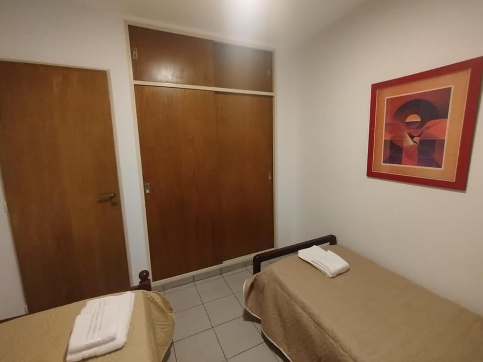 Departamento para 3 personas en AV Francia y San Luis Apartment in Rosario
