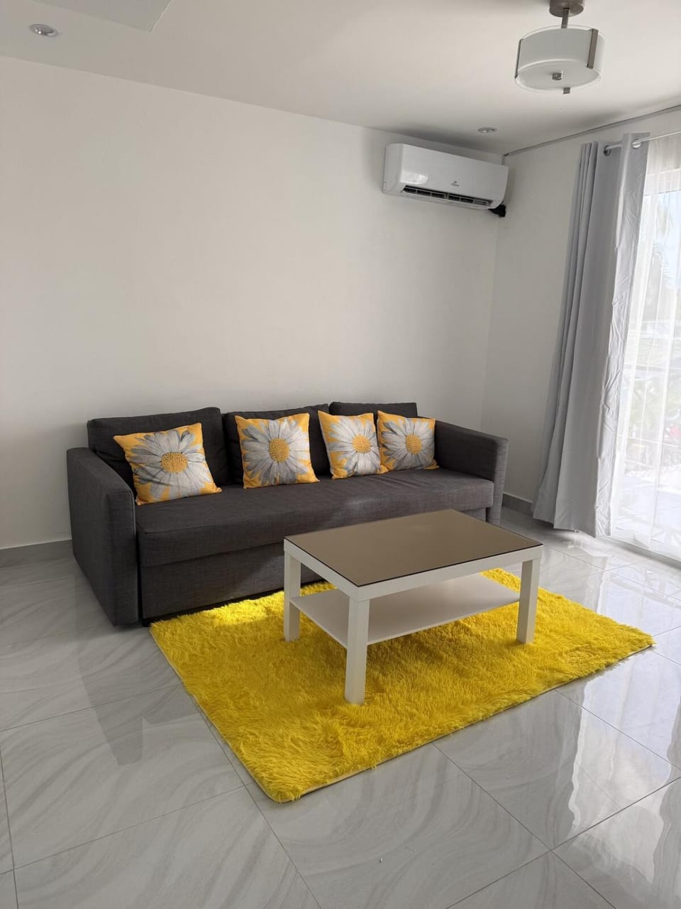 Living room, Seating area, air conditioner