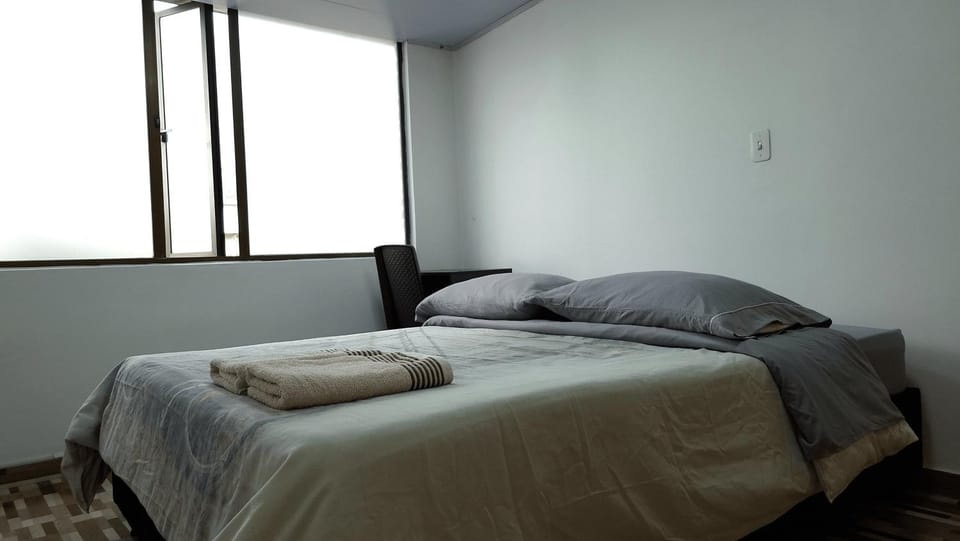 Bed, Photo of the whole room, Seating area, Bedroom